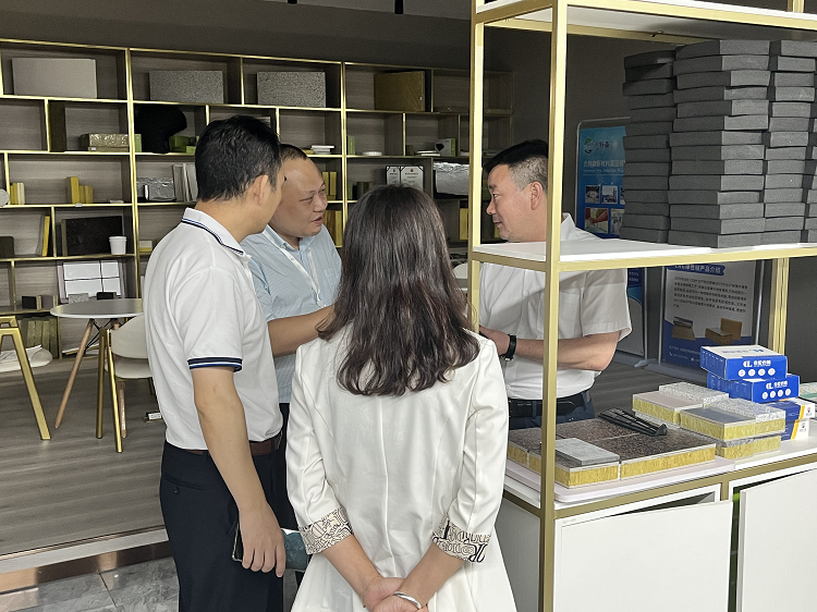 尤特森集團熱烈歡迎廣州市建設(shè)工程消防協(xié)會領(lǐng)導(dǎo)一行蒞臨我司參觀考察