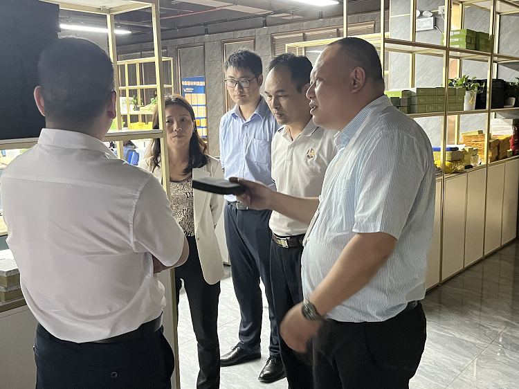 尤特森集團熱烈歡迎廣州市建設(shè)工程消防協(xié)會領(lǐng)導(dǎo)一行蒞臨我司參觀考察